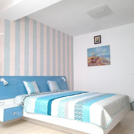 Beautiful Seaside Apartament